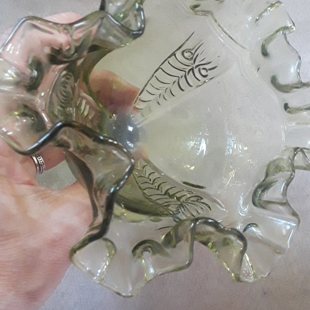Unique Vintage Green Glass Ruffled Candy Dish - Picture 5 of 5